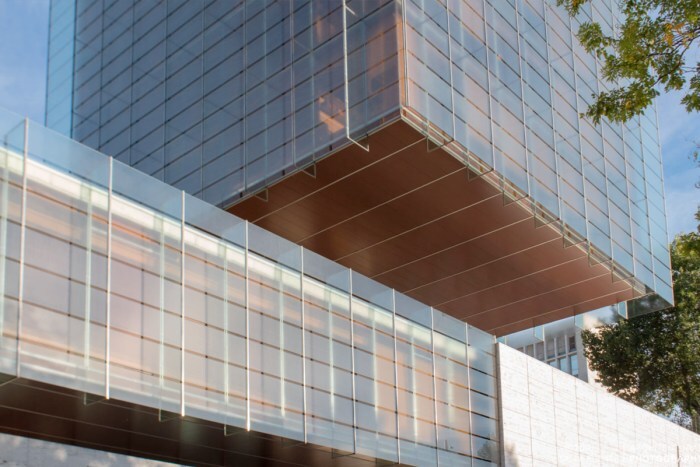 Crystal Tower by Rafael de La-Hoz Architects